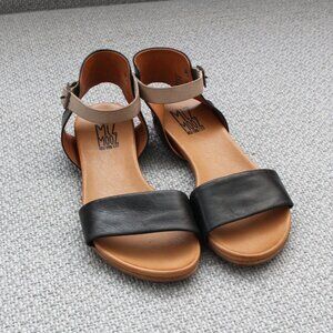 Miz Mooz Alanis Sandal - Black and Tan